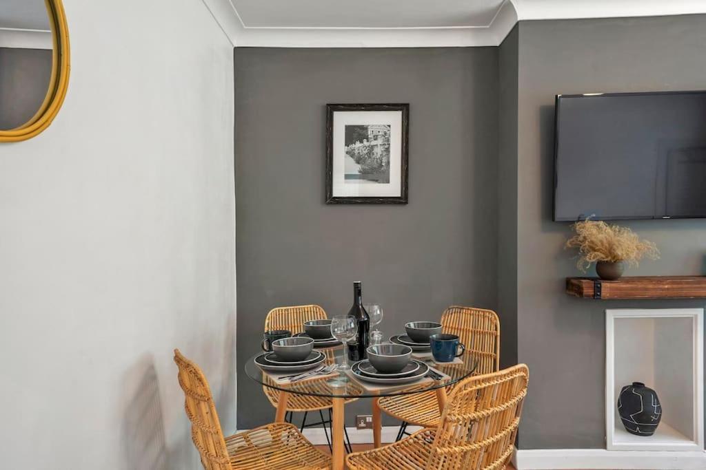 Stylish Maisonette Near The Heath With Free Parking & Wi-Fi Maidstone Esterno foto