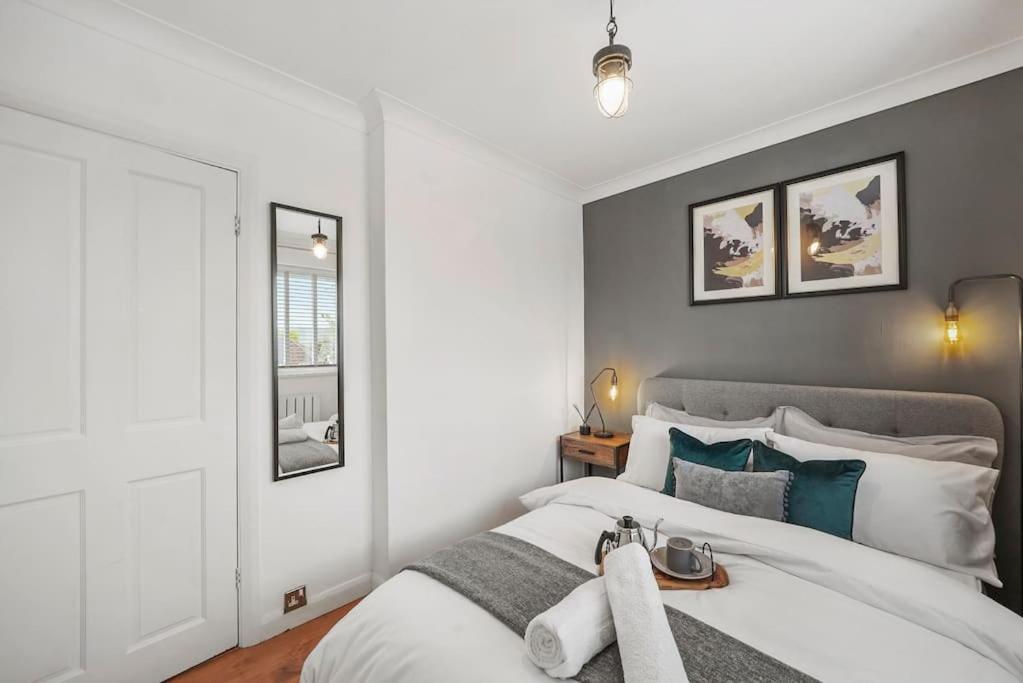 Stylish Maisonette Near The Heath With Free Parking & Wi-Fi Maidstone Esterno foto