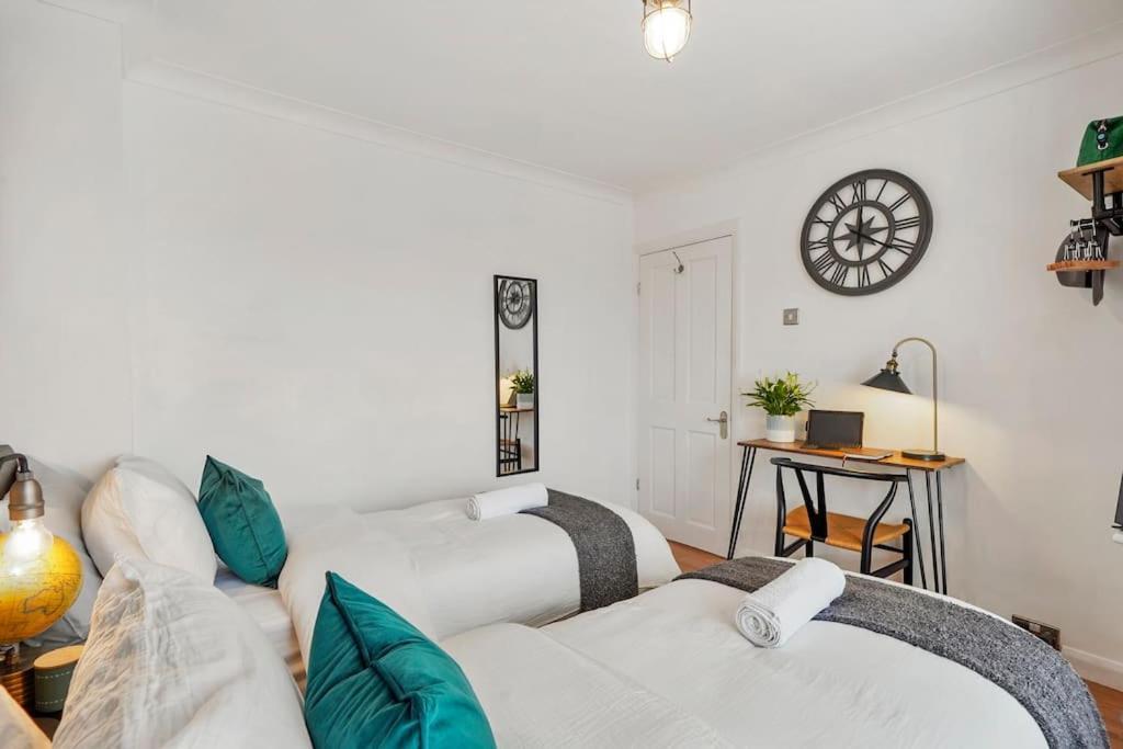 Stylish Maisonette Near The Heath With Free Parking & Wi-Fi Maidstone Esterno foto