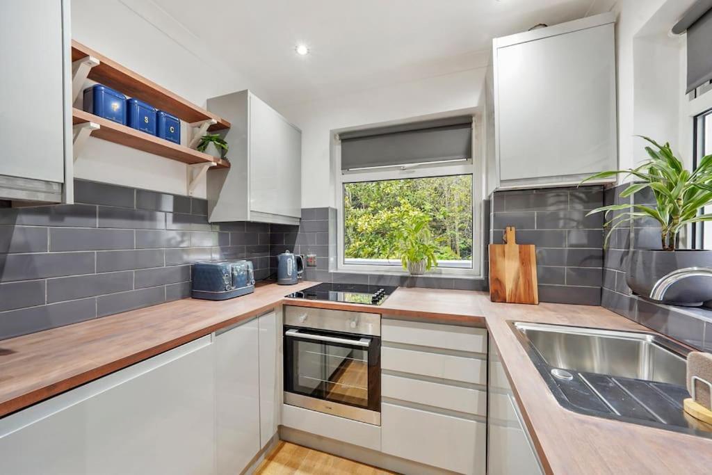 Stylish Maisonette Near The Heath With Free Parking & Wi-Fi Maidstone Esterno foto