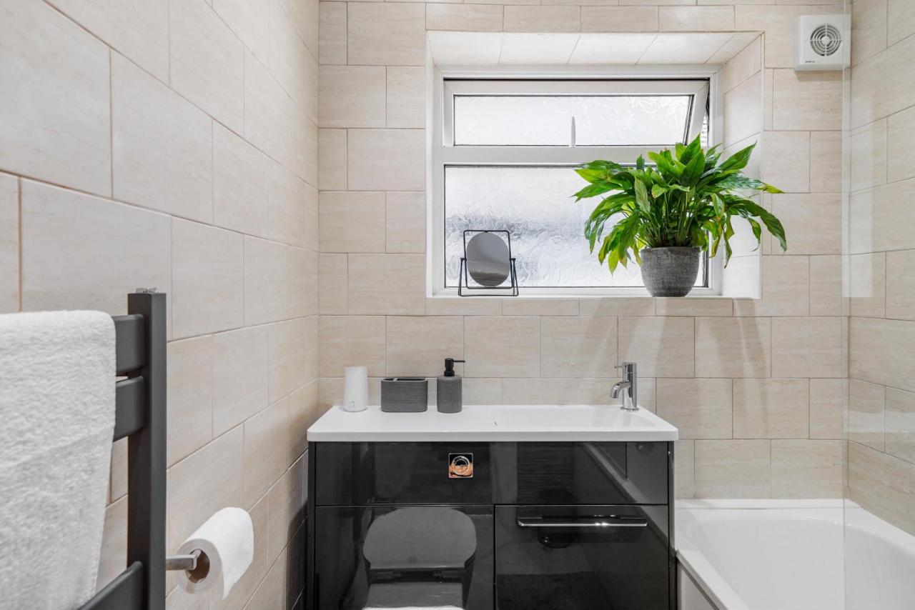 Stylish Maisonette Near The Heath With Free Parking & Wi-Fi Maidstone Esterno foto